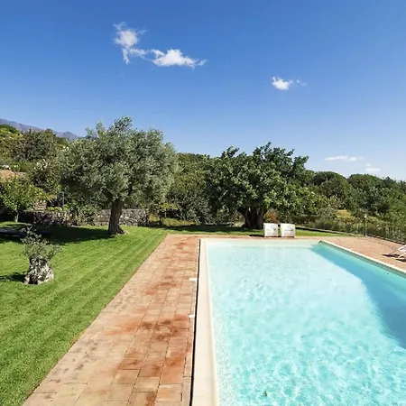 Magnifica Casa Con Piscina Privata A Dom wakacyjny *